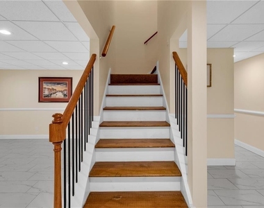 915 Chipley Court - Photo Thumbnail 5