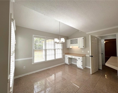 12560 Crabapple Chase Drive - Photo Thumbnail 5