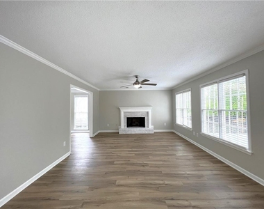 12560 Crabapple Chase Drive - Photo Thumbnail 3