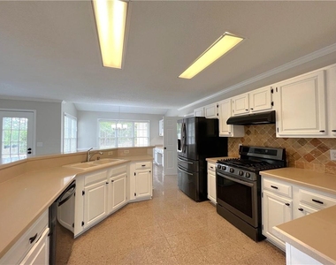 12560 Crabapple Chase Drive - Photo Thumbnail 7