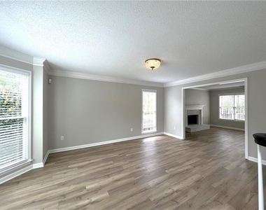 12560 Crabapple Chase Drive - Photo Thumbnail 4