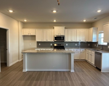 67 Briarwood Drive E - Photo Thumbnail 2
