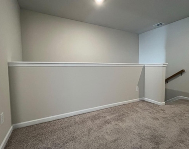 67 Briarwood Drive E - Photo Thumbnail 6