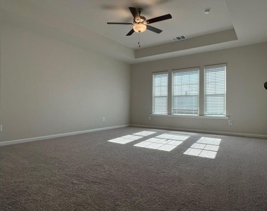 67 Briarwood Drive E - Photo Thumbnail 7