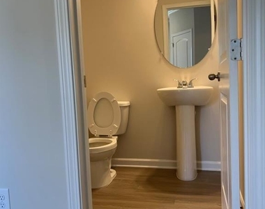 67 Briarwood Drive E - Photo Thumbnail 5