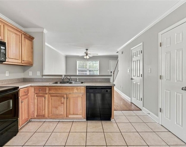 105 Whitehead Road - Photo Thumbnail 14