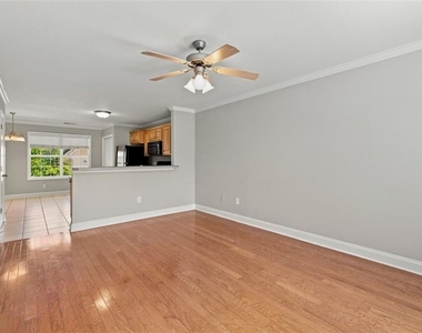 105 Whitehead Road - Photo Thumbnail 4