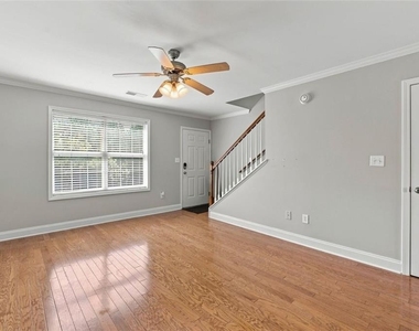 105 Whitehead Road - Photo Thumbnail 7