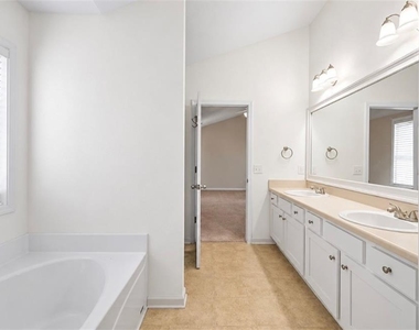 8805 Penbrooke Court - Photo Thumbnail 8