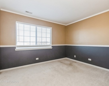 1006 Parkhill Circle - Photo Thumbnail 10