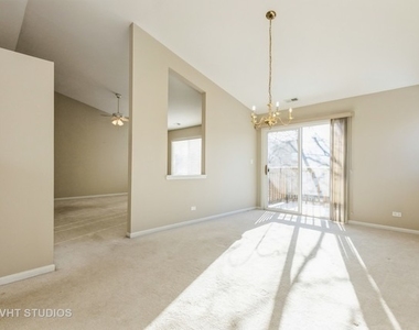 1006 Parkhill Circle - Photo Thumbnail 5