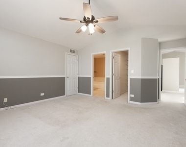 1006 Parkhill Circle - Photo Thumbnail 7