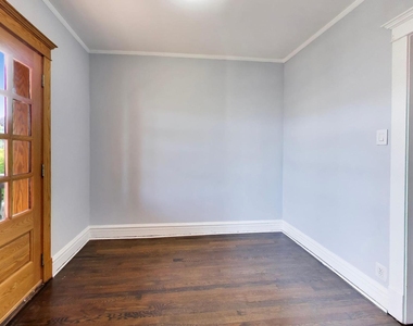 4740 N Drake Avenue - Photo Thumbnail 4