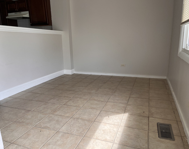 1289 Court E Court - Photo Thumbnail 3