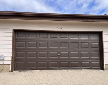 1289 Court E Court - Photo Thumbnail 9