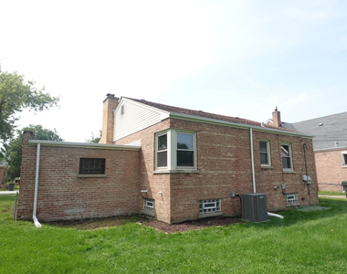 18637 S Highland Avenue - Photo Thumbnail 2