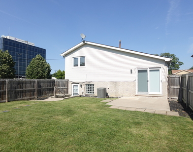 9800 S Artesian Avenue - Photo Thumbnail 3