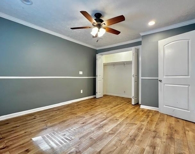 3050 Hermance Drive Ne - Photo Thumbnail 6