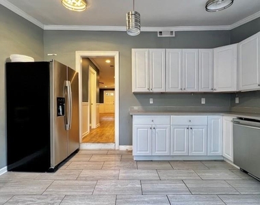 3050 Hermance Drive Ne - Photo Thumbnail 5