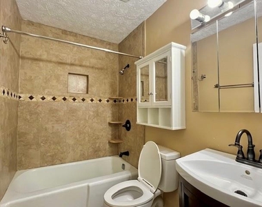 3050 Hermance Drive Ne - Photo Thumbnail 9
