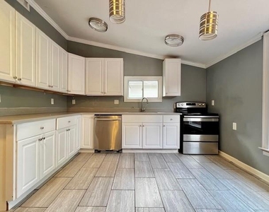 3050 Hermance Drive Ne - Photo Thumbnail 4
