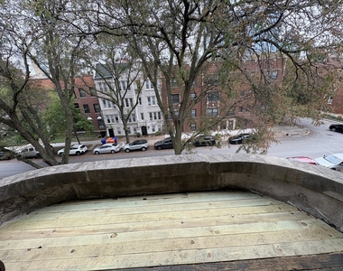 5136 S Blackstone Avenue - Photo Thumbnail 5