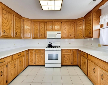 920 N Northwest Highway - Photo Thumbnail 13