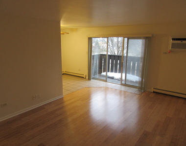 135 Pickwick Drive - Photo Thumbnail 5