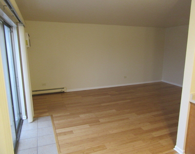 135 Pickwick Drive - Photo Thumbnail 4