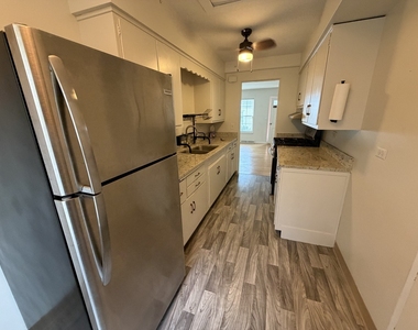 35 E North Avenue - Photo Thumbnail 3