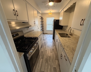 35 E North Avenue - Photo Thumbnail 6