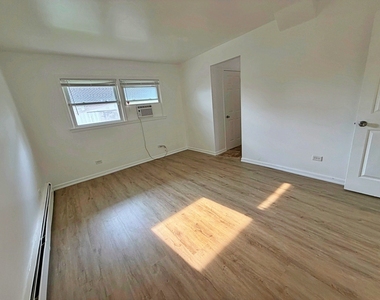 14500 Cottage Grove Avenue - Photo Thumbnail 8