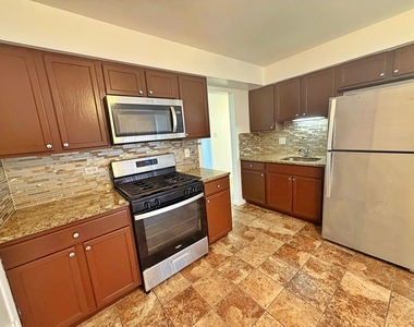 14500 Cottage Grove Avenue - Photo Thumbnail 5