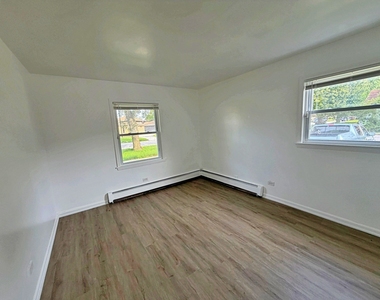 14500 Cottage Grove Avenue - Photo Thumbnail 9