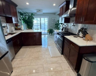 136 Appleby Drive - Photo Thumbnail 5