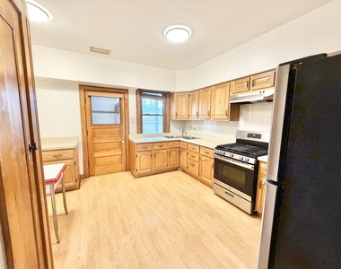 2936 N Kostner Avenue - Photo Thumbnail 5