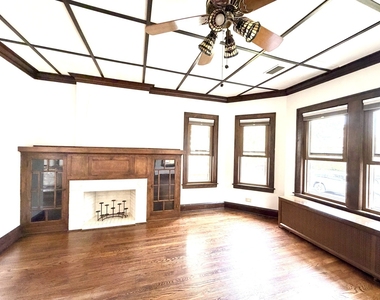 2936 N Kostner Avenue - Photo Thumbnail 2
