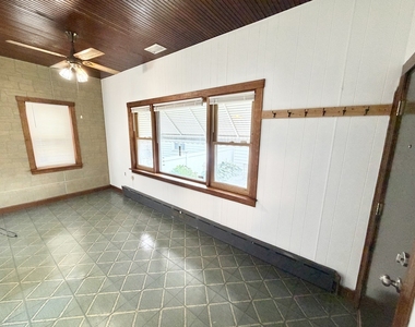 2936 N Kostner Avenue - Photo Thumbnail 10
