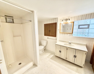 2936 N Kostner Avenue - Photo Thumbnail 13
