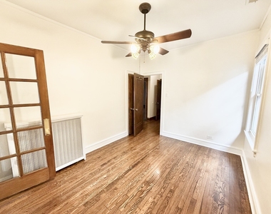 2936 N Kostner Avenue - Photo Thumbnail 9
