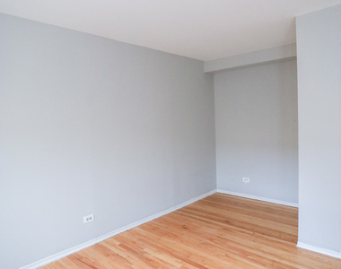 2828 N Cambridge Avenue - Photo Thumbnail 8