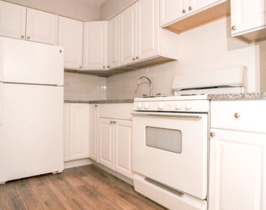 2828 N Cambridge Avenue - Photo Thumbnail 4