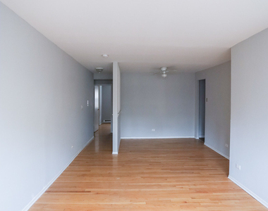2828 N Cambridge Avenue - Photo Thumbnail 2
