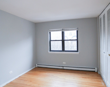 2828 N Cambridge Avenue - Photo Thumbnail 6