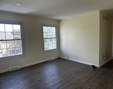 451 James Court - Photo Thumbnail 2