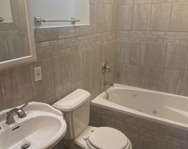 5721 Circle Drive - Photo Thumbnail 7