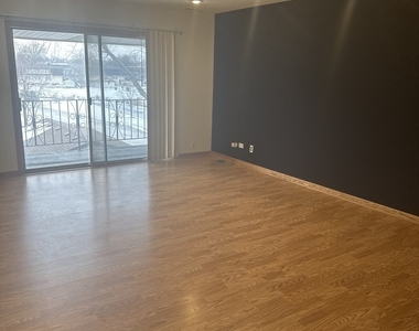 5721 Circle Drive - Photo Thumbnail 2