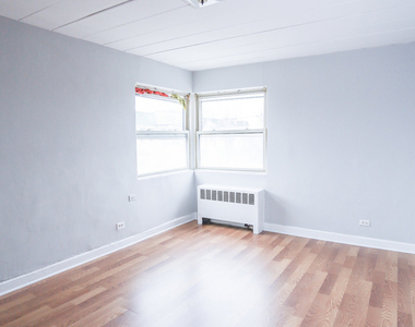5653 N Christiana Avenue - Photo Thumbnail 6