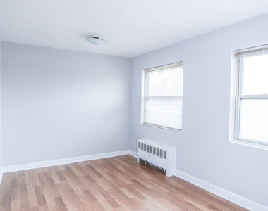 5653 N Christiana Avenue - Photo Thumbnail 7