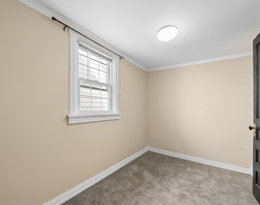 3542 N Albany Avenue - Photo Thumbnail 12